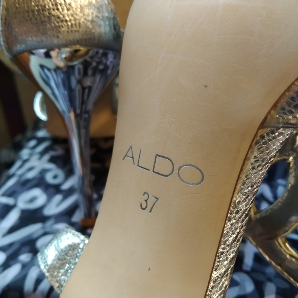 Aldo silver formal high heels w/ gem twist detail - Picture 7 of 7